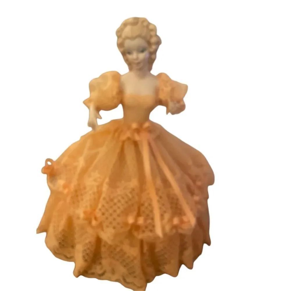 Jamar 1951 Victorian Lady Lace Decorative Heirloom Vintage Doll 11” Peach